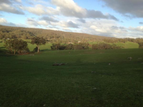 Mancuso Country Cottage Retreat, Metcalfe